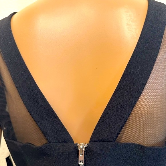 NWT Maggy London cocktail Dress, Illusion Round Neck Cap Sleeve Sheath Size 10 - Picture 5 of 14